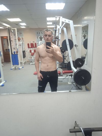  ,   Mikhail, 25 ,   c 
