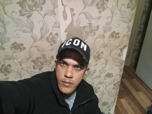 ,   Pablo lus, 39 ,   ,   