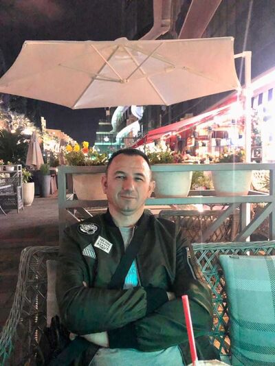  ,   Nik, 44 ,   ,   