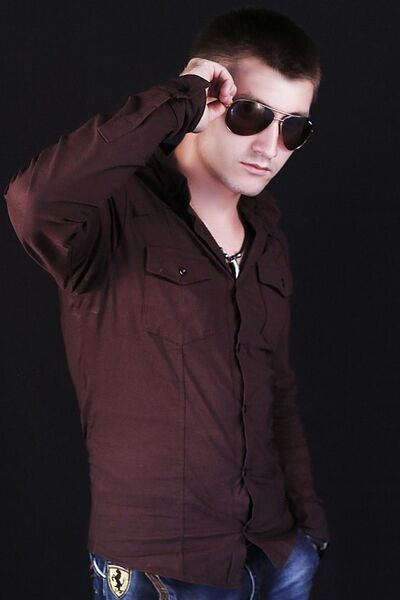  -,   Lucky, 33 ,   