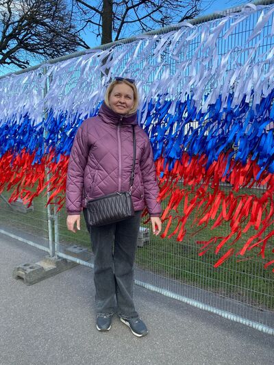  -,   Anna, 42 ,   ,   