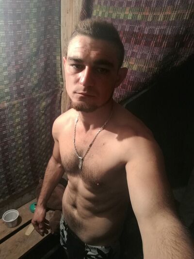  ,   Artur, 31 ,   c 
