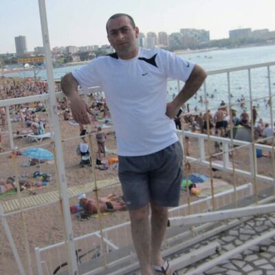  ,   Armen, 45 ,   