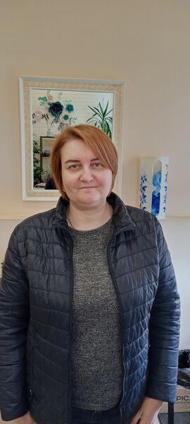  ,   Elena, 48 ,   c , 