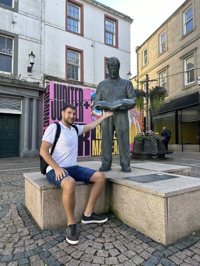  Newarthill,   Viktor, 41 ,   ,   