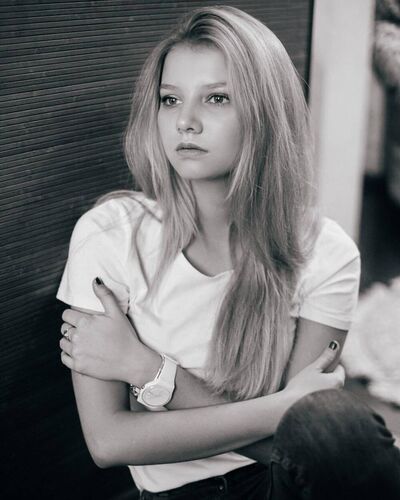  ,   Alisa, 24 ,   ,   , c 