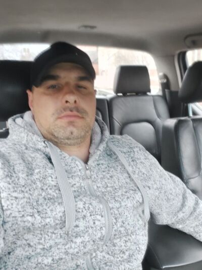  ,   Viktor, 35 ,   ,   