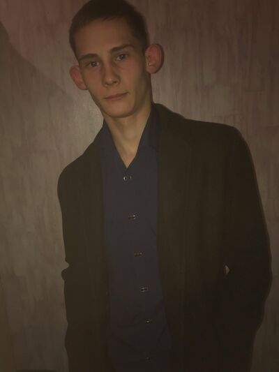  ,   Viktor, 26 ,   ,   