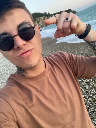  ,   Vladislav, 25 ,   ,   