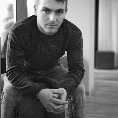  ,   Miroslav, 27 ,  