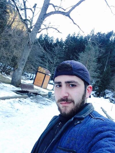  ,   Vlado, 32 ,   
