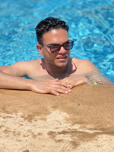  Soho,   Abanoub, 28 ,   ,   