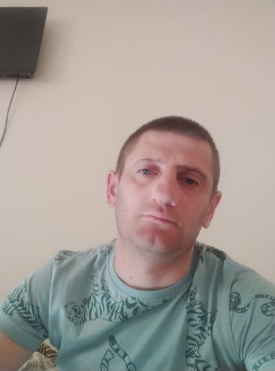  ,   Joni, 39 ,   ,   
