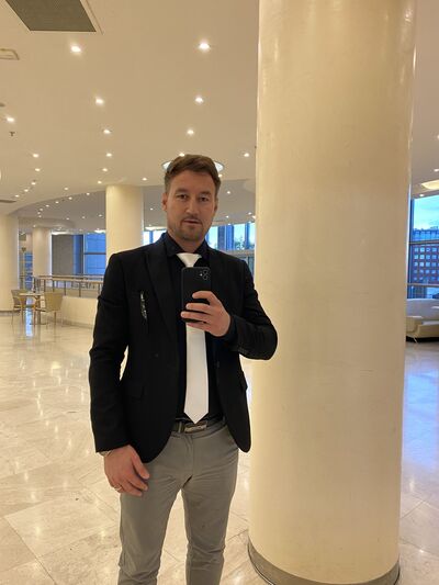  ,   Hot man, 33 ,   c 