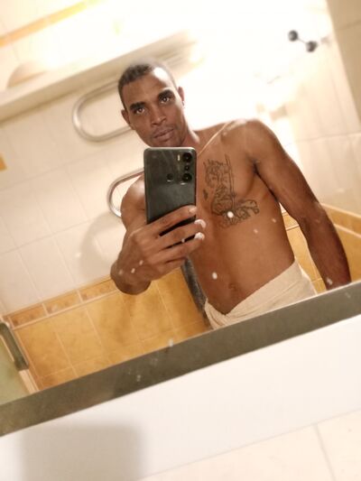  ,   Yoan, 35 ,   ,   