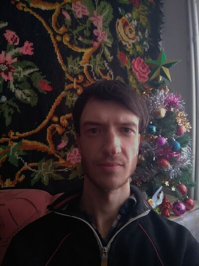  ,   Mikhail, 33 ,     , c 