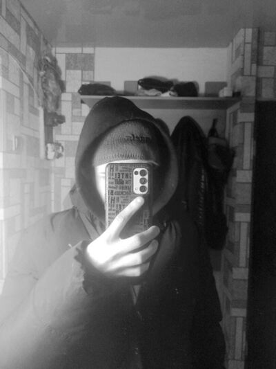  ,   Artem, 21 ,   ,   , c , 