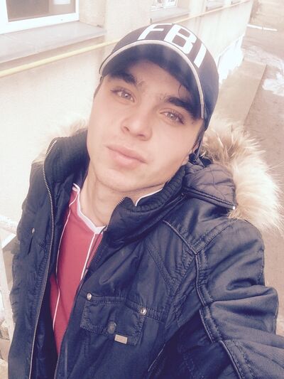  ,   Artur, 27 ,   ,   , c 