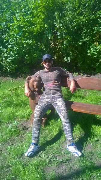  ,   Artur, 32 ,   ,   , c 