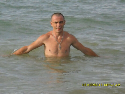  ,   Igor, 44 ,     