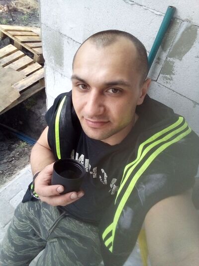  ,   Mykola, 32 ,   c 