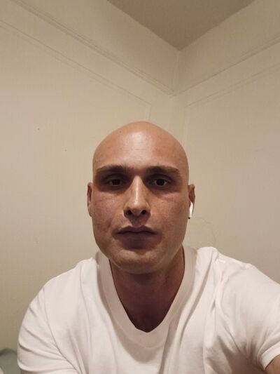  New York City,   Kakha, 42 ,   ,   