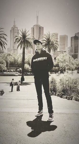  ,   Karan, 24 ,   ,   