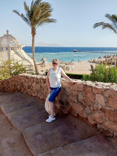  ,   Ekaterina, 45 ,   c 