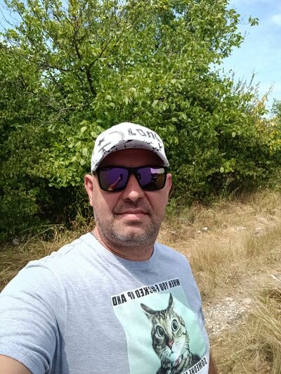  ,   Konstantin, 39 ,   ,   