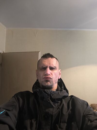  ,   Artur, 34 ,   ,   