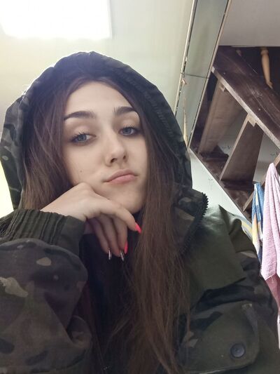  ,   Maria, 23 ,     