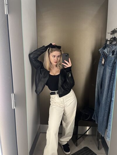  ,   Daria, 19 ,   ,   