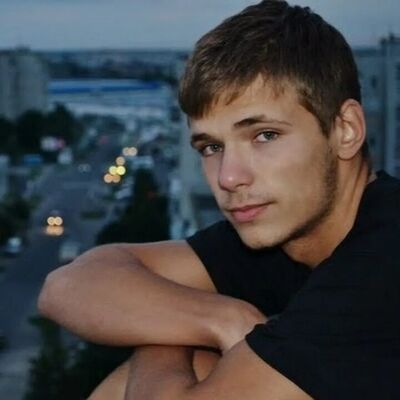   ,   Alex, 32 ,   ,   , c , 