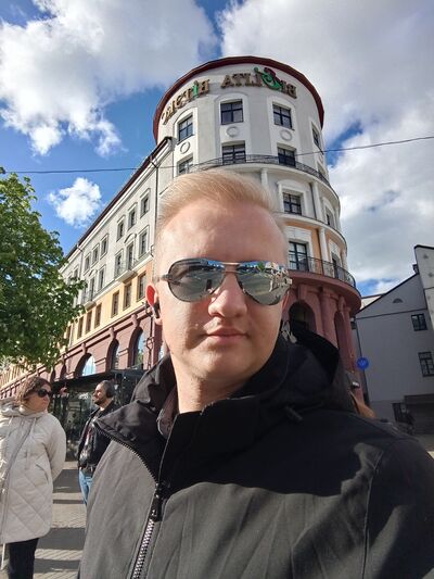  ,   John, 30 ,   ,   , c , 