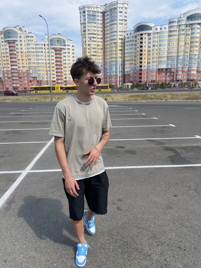  ,   Martin, 25 ,     