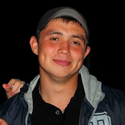  ,   Artur, 32 ,   ,   