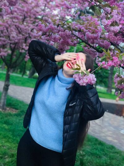  ,   Julia, 19 ,   ,   , 