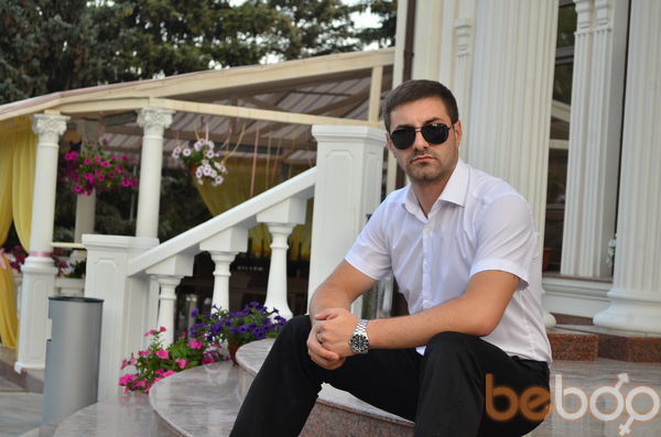  ,   Artiom, 36 ,  