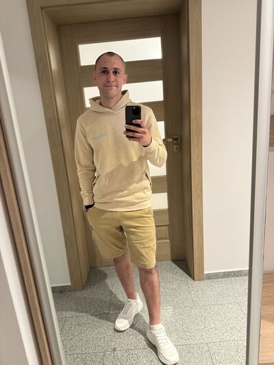  Frankfurt am Main,   , 28 ,   ,   