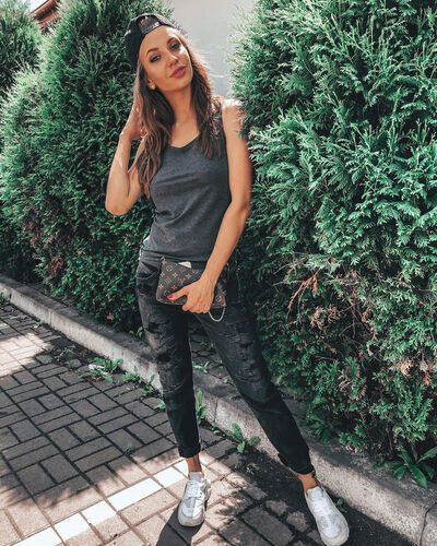  ,   Milana, 26 ,   ,   