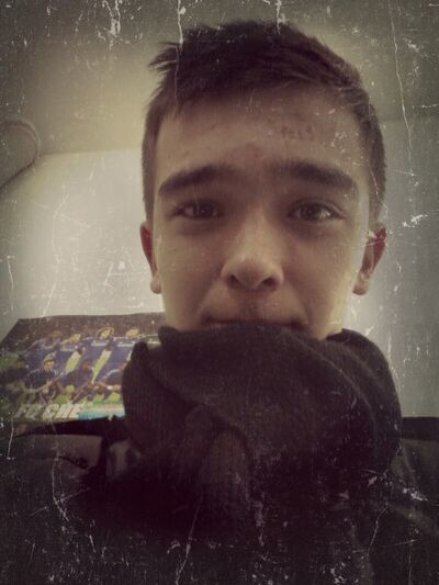  ,   Farik, 33 ,   