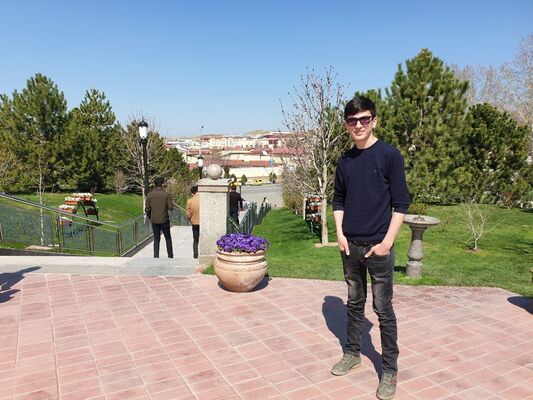  ,   Mukhammad, 25 ,  