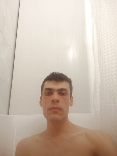  ,   Robert, 28 ,   