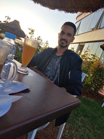  ,   Khalid, 28 ,   ,   