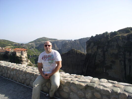  ,   Grek, 49 ,   