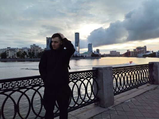  ,   Denis, 24 ,   ,   
