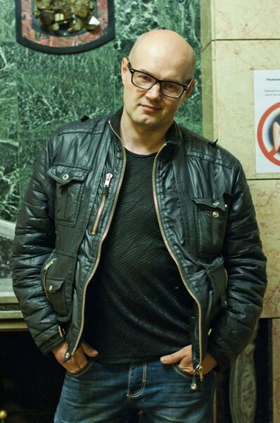  ,   Alex, 44 ,   