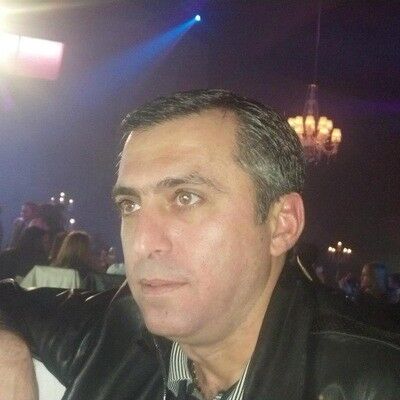  ,   Roberto, 54 ,   