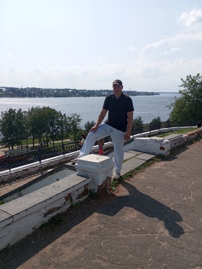 ,   Ilya, 32 ,   c 