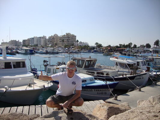  ,   Geniy, 47 ,     , c 